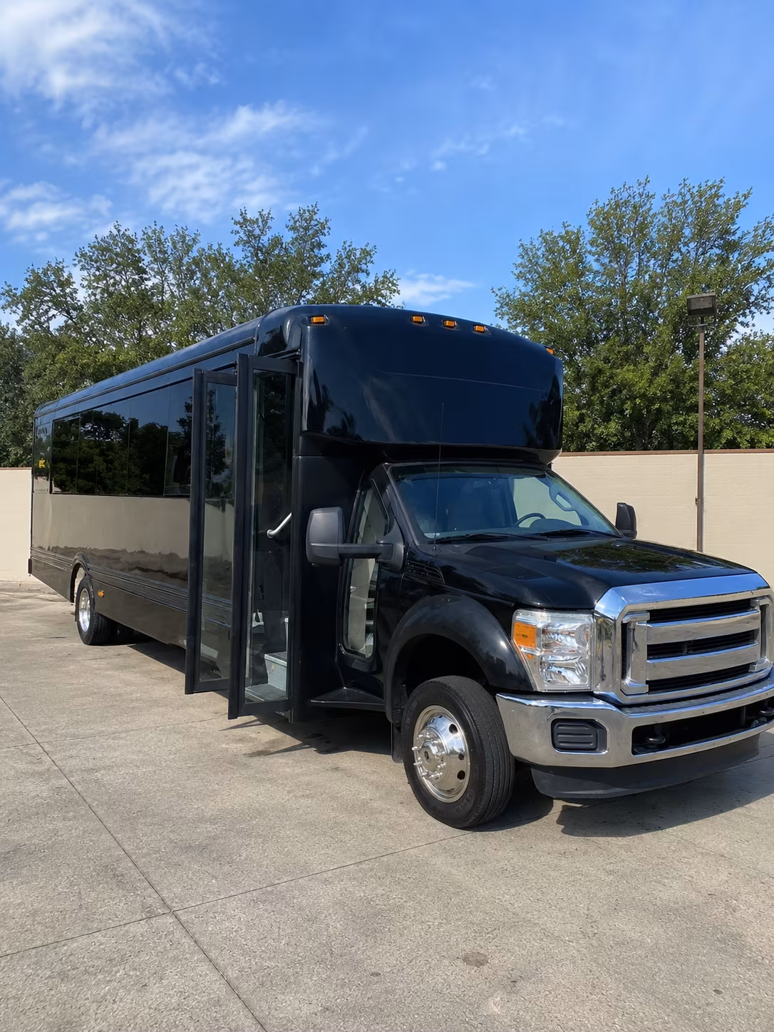 boise 20 passenger party bus
