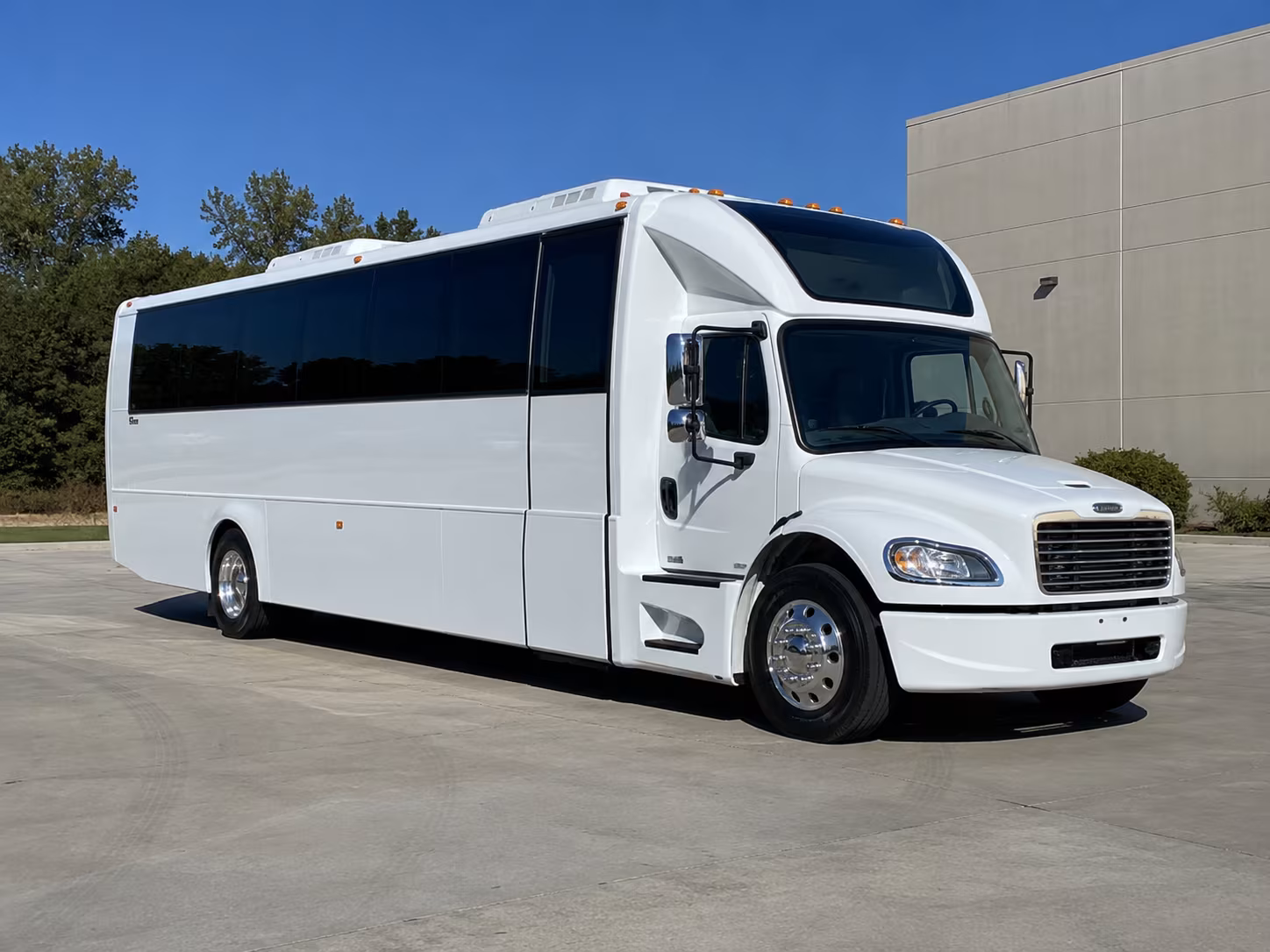boise 28 passenger party bus